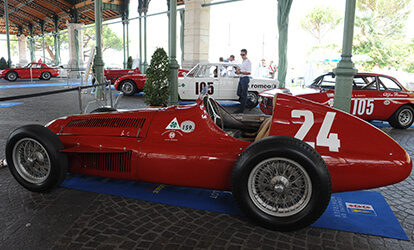 Une Alfa Romeo GP Tipo 159 Alfetta à Silverstone