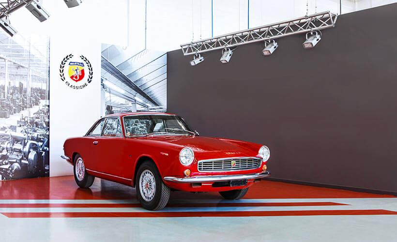 D01_Abarth-2400-Coupe-Allemano
